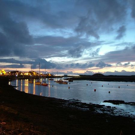 The Harbour Guest House Irvine  Bagian luar foto